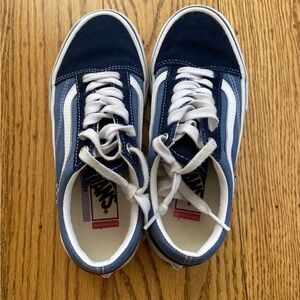 Navy Vans Old Skool Shoe (Men 4.5)